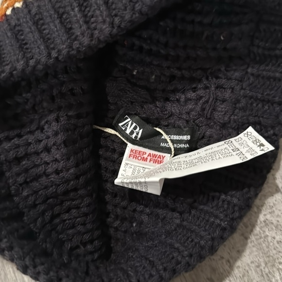 Zara Unisex Jacquard Knit Scarf - Picture 7 of 9